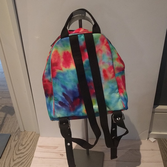 🍀🌺👠Small backpack by forever 21 🌸🍀🌺 - Picture 5 of 6